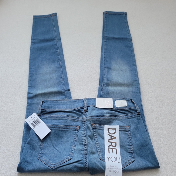 Celebrity Pink Denim - Celebrity Pink | Skinny Infinite Stretch Faded Blue Jeans | Women's 1/SH…
